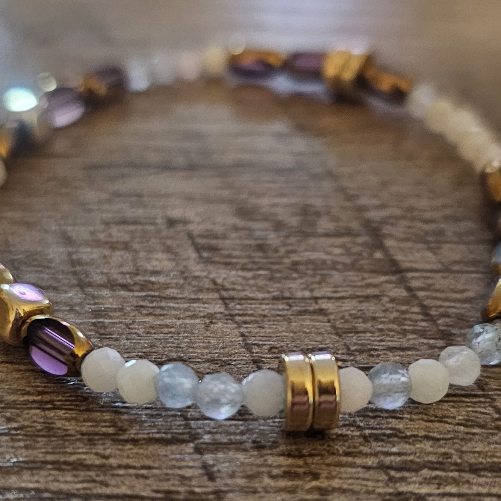 Natural pink morganite gemstone and glass bead bracelet